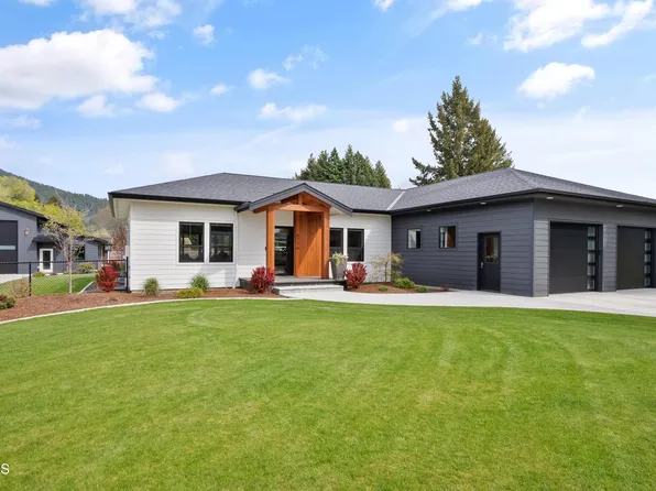 5776 N Davenport St, Dalton Gardens, ID 83815
