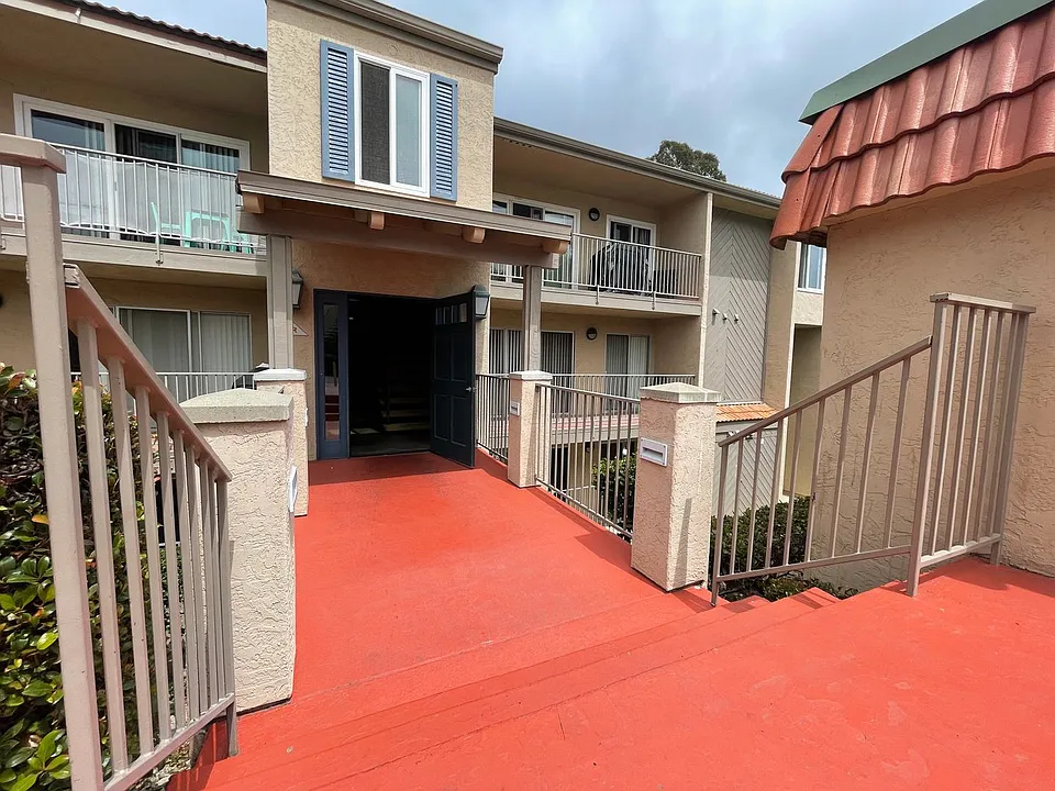 2342 Hosp Way #123