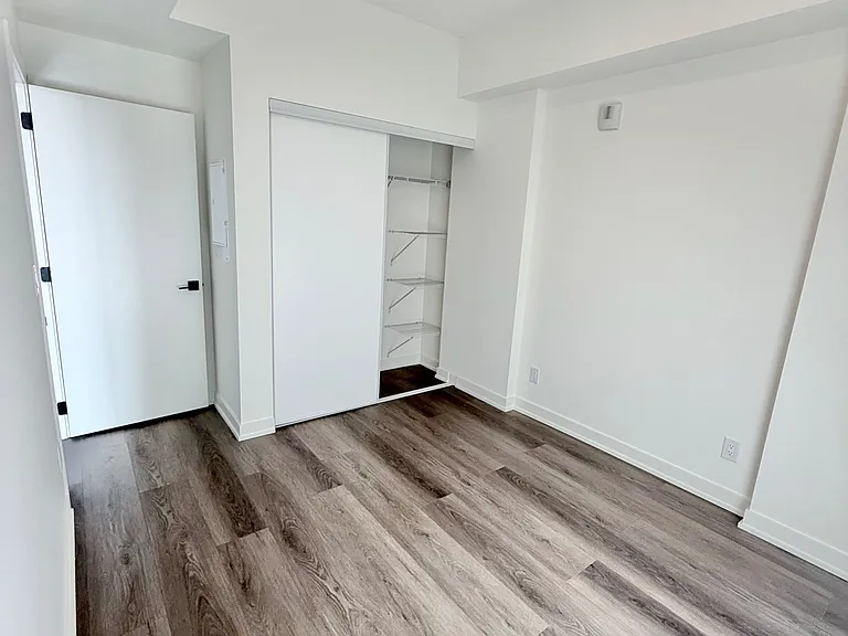 33 Erie Ave #1012 — Photo 9