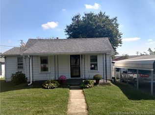 905 Locust St, Salem, IN 47167