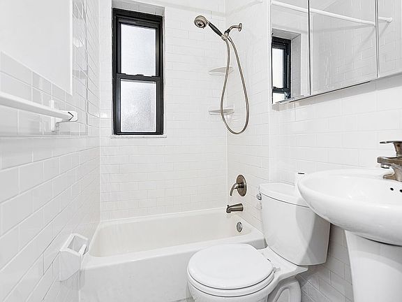 3rd image of 341 Bedford Ave #10