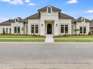 100 Rue De La Rochelle, Broussard, LA 70518