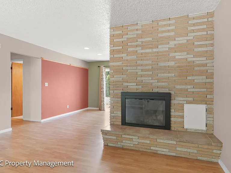 4780 Cody Ave — Photo 17