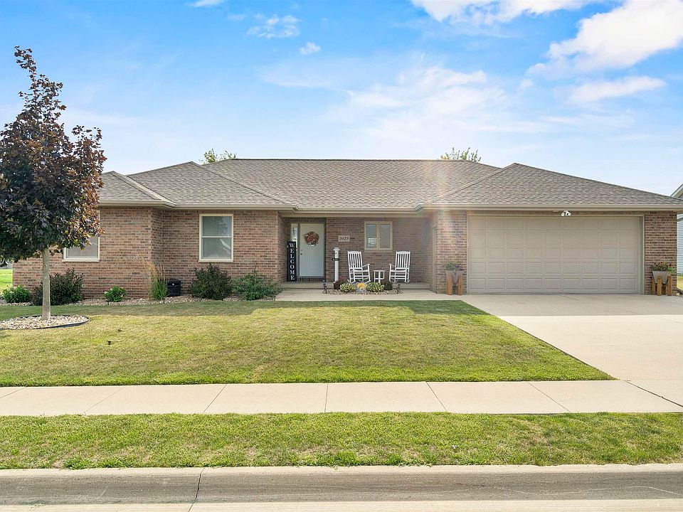 1029 11th St SW, Dyersville, IA 52040 Zillow