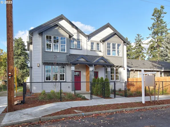 8737 SE Insley St #2, Portland, OR 97266