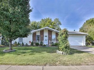 7 N Hillview Dr, Saint Peters, MO 63376