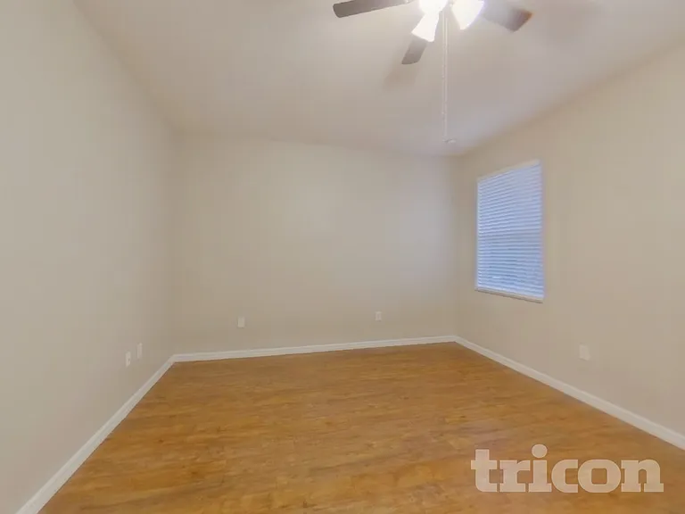 351 Fairmount Park Ct — Photo 8