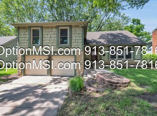 9820 Carter Dr, Overland Park, KS 66212