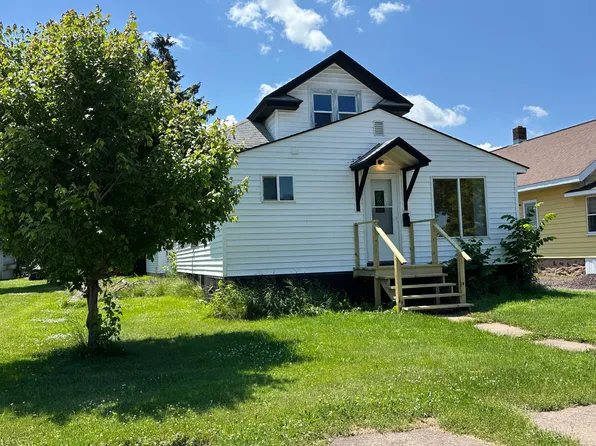 1006 Harrison St, Wakefield, MI 49968