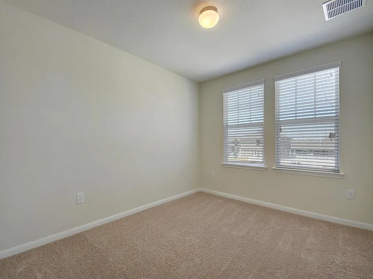 2015 Barker House Cv — Photo 23