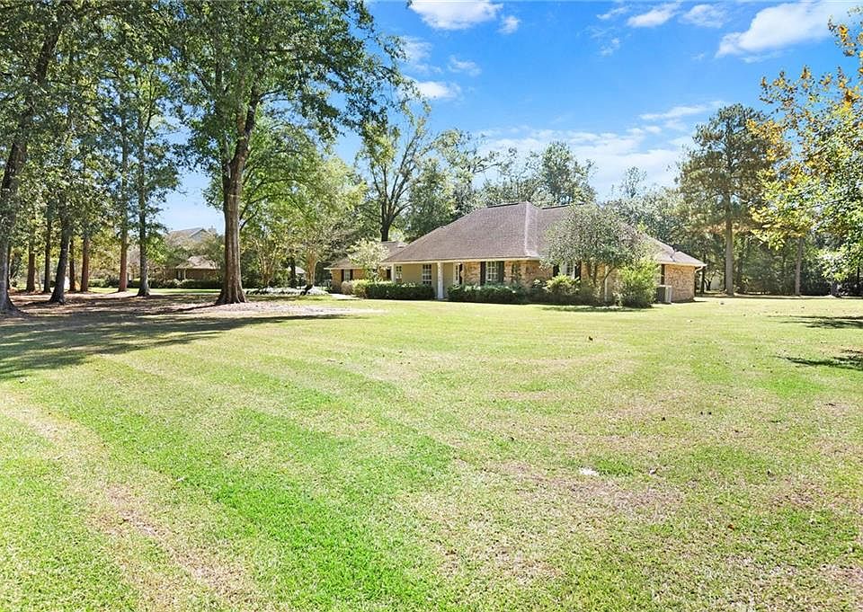 1st image of 41186 Rue Maison