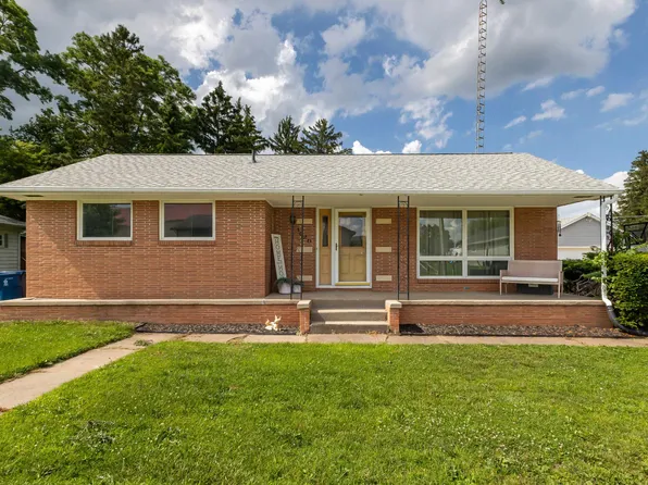 1620 13th St, Hazel Green, WI 53811