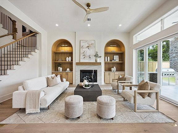 2nd image of 5213 Lido Ln