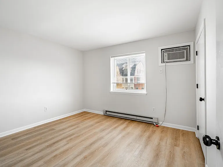 409 E Washington St #W-7 — Photo 12
