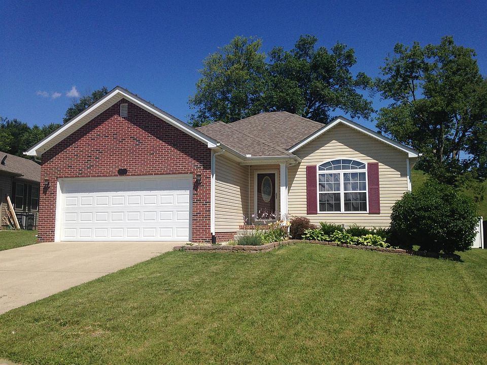 1st image of 304 Oxford Cir