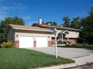 203 E Circle Dr, Watertown, SD 57201