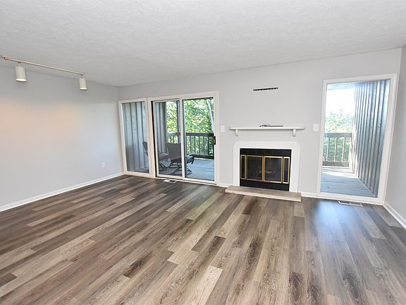 2nd image of 1922 E Waters Edge Dr