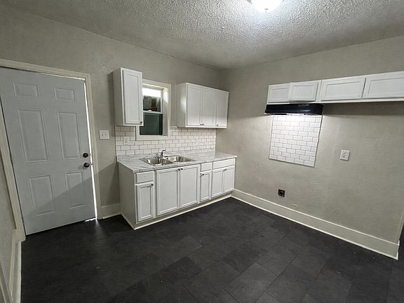 3rd image of 1682 Walker Ave