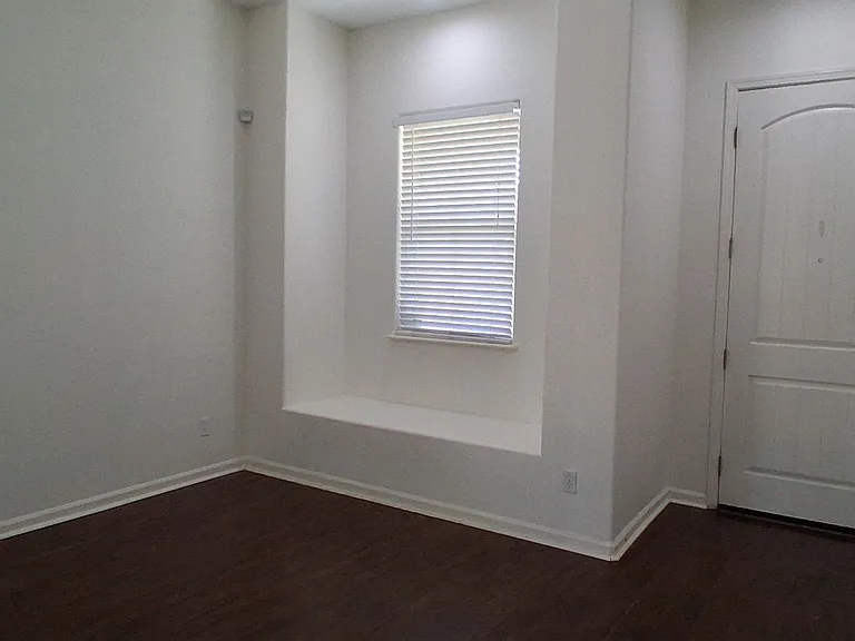 562 Ranger St — Photo 7