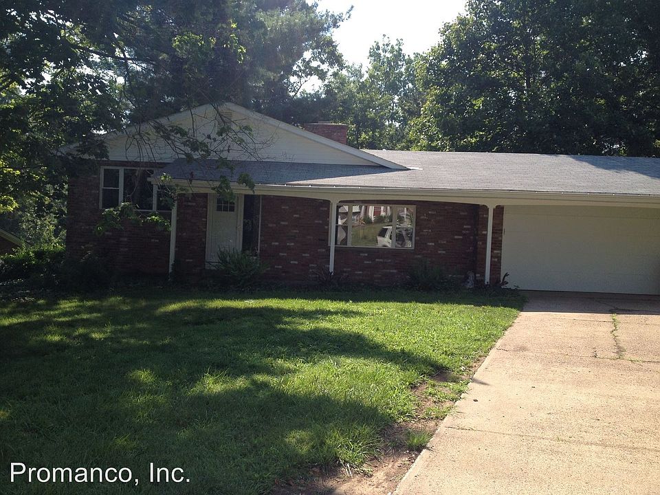 1st image of 109 Woodcrest Dr