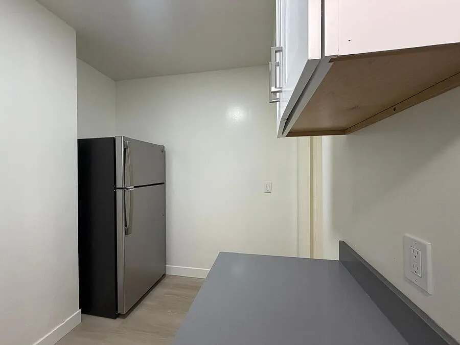 71 10th Street — Photo 3