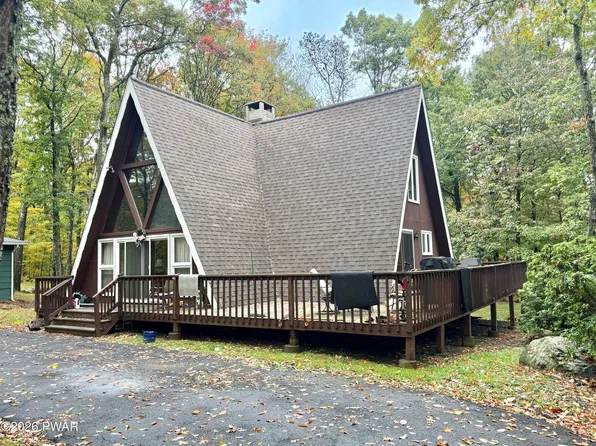 127 Hillcrest Dr, Lords Valley, PA 18428