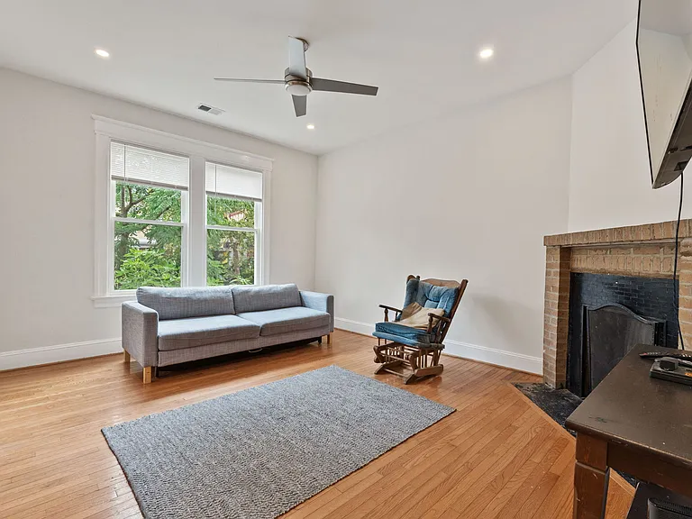 707 Quincy St NW — Photo 6