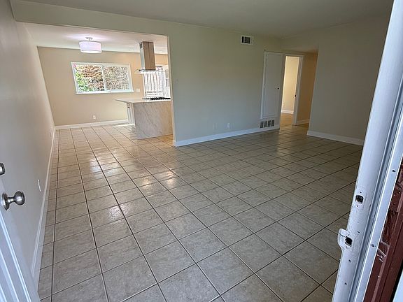 2nd image of 26511 Calle Delphina #B