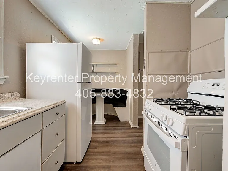 SW 27th St Complex — Photo 41