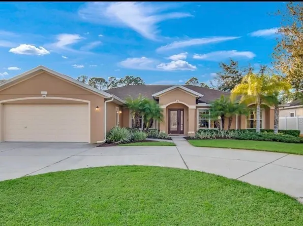 8 Point Of Woods Dr, Palm Coast, FL 32164