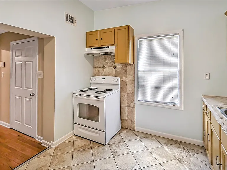615 Price St — Photo 12
