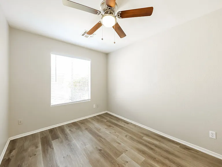 11335 W Crestbrook Dr — Photo 13