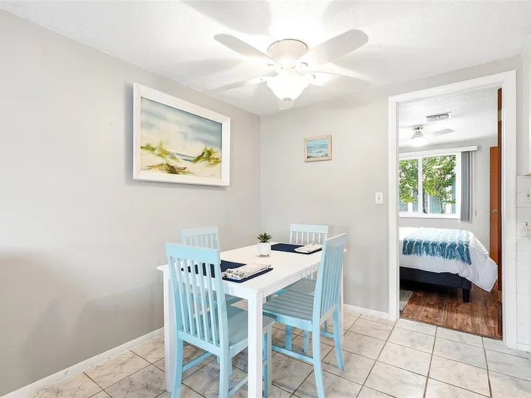 1008 Heron Ct — Photo 24