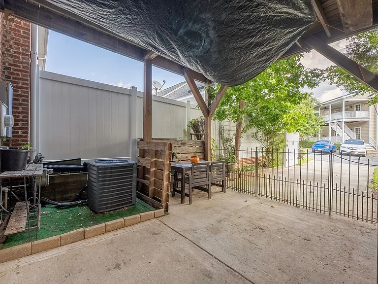 13704 Anthea Ln — Photo 31