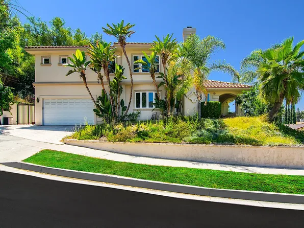 22100 Tiara St, Woodland Hills, CA 91367