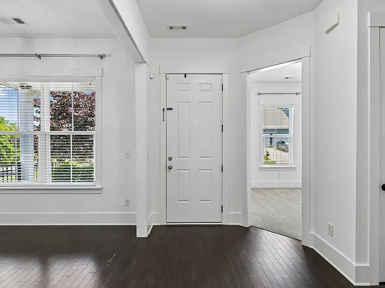 1730 Biscayne Dr — Photo 8