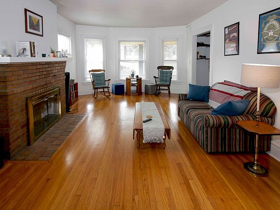 2nd image of 1117-1119 Lancaster Ave #1117