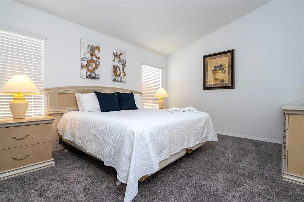 4 bed, 2.0 bath, 1740 sqft, $2,400 — Photo 2