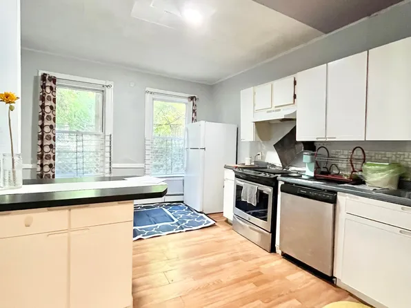 36 Calumet St #1, Boston, MA 02120