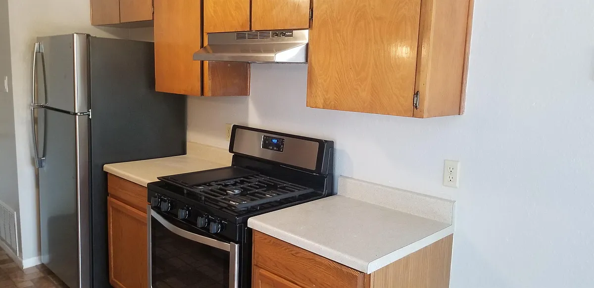 Building Photo - 1109 Wales Dr #1