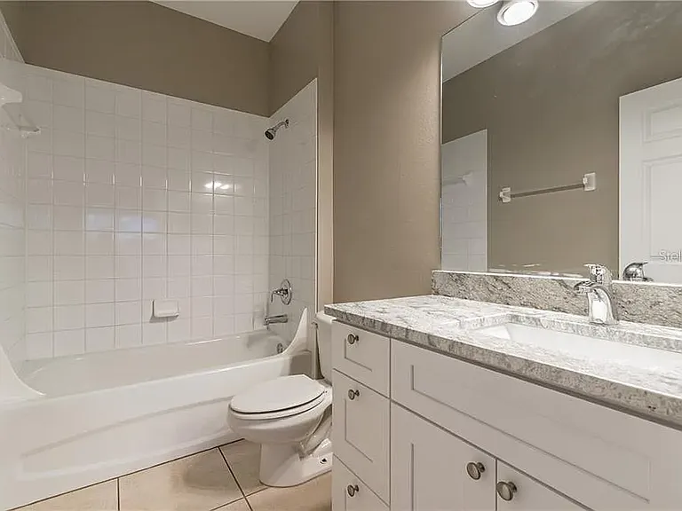307 E Kirby St — Photo 11