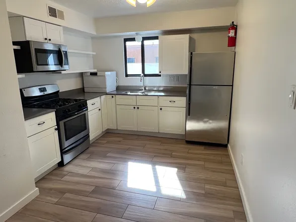 1300 Rufina Ln APT D, Santa Fe, NM 87507