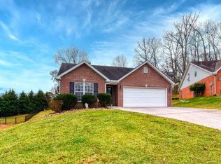 10224 Poppy Ln, Knoxville, TN 37922