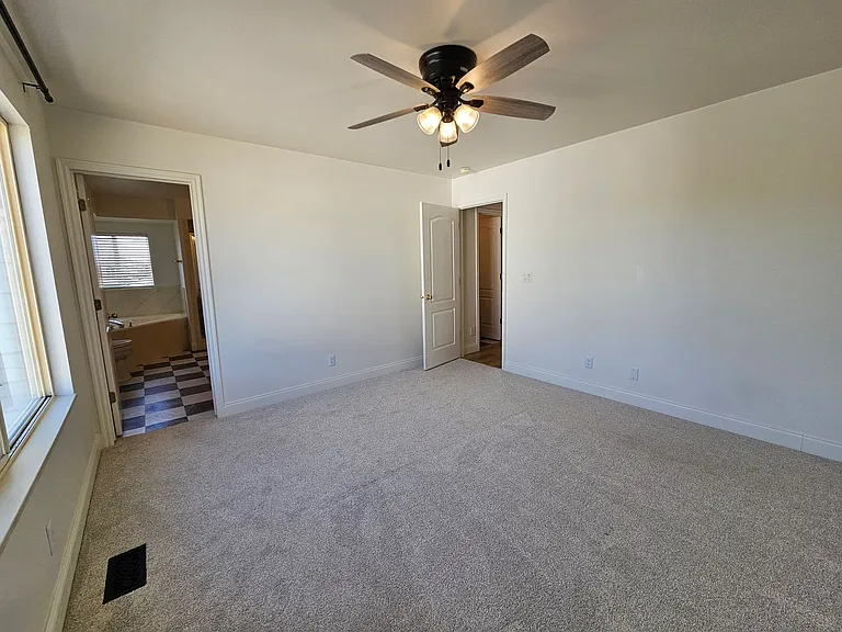 4698 Colander Dr — Photo 43
