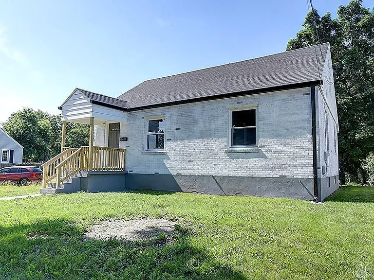2201 Wilbraham Rd — Photo 2