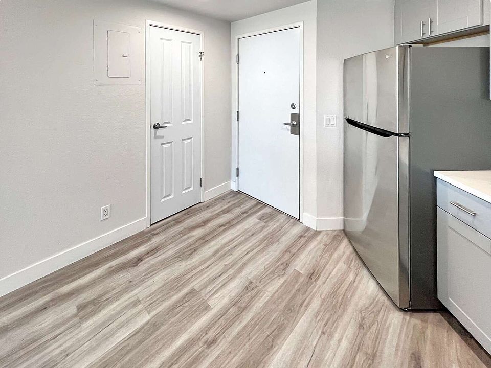 1st image of 100 Park Ave W