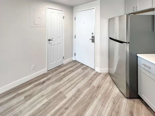 100 Park Ave W, Denver, CO 80205