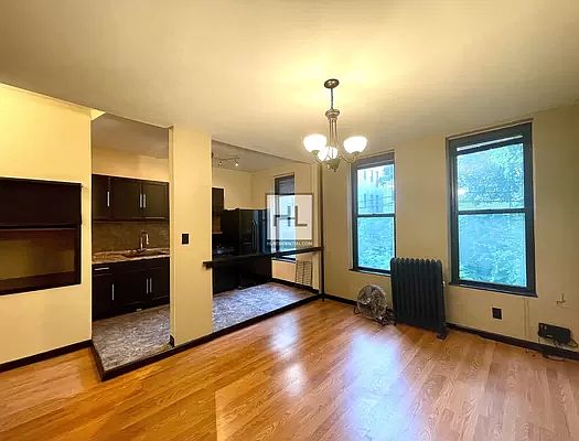 1st image of 205 Kosciuszko St #1