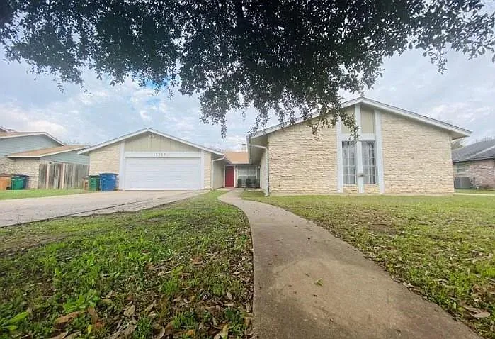 12317 Willow Wild Dr #B — Photo 2