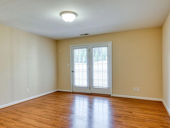 3rd image of 1084 Madison View Dr #1151202